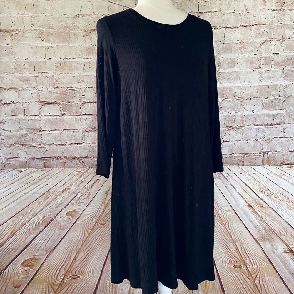 LUSH ribbed knit shift dress